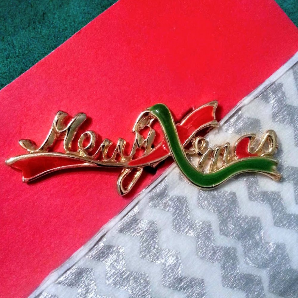 Vintage Merry Xmas red green enamel on gold plate brooch pin 2"